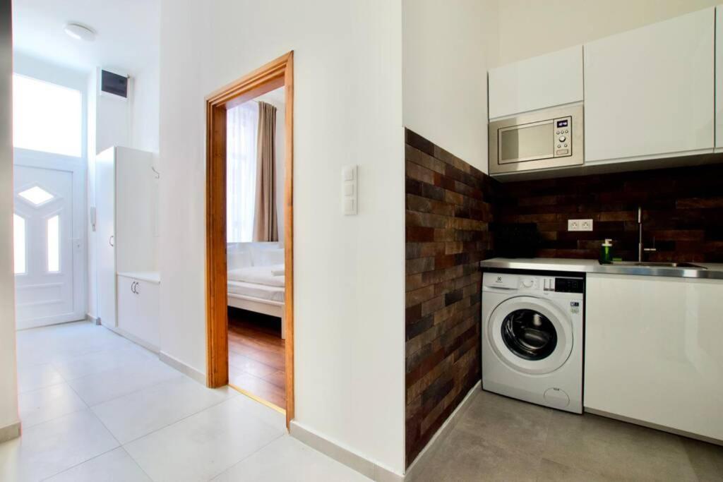 Premium Apartment By Hi5 - Central 3 Bedroom Budapešť Exteriér fotografie