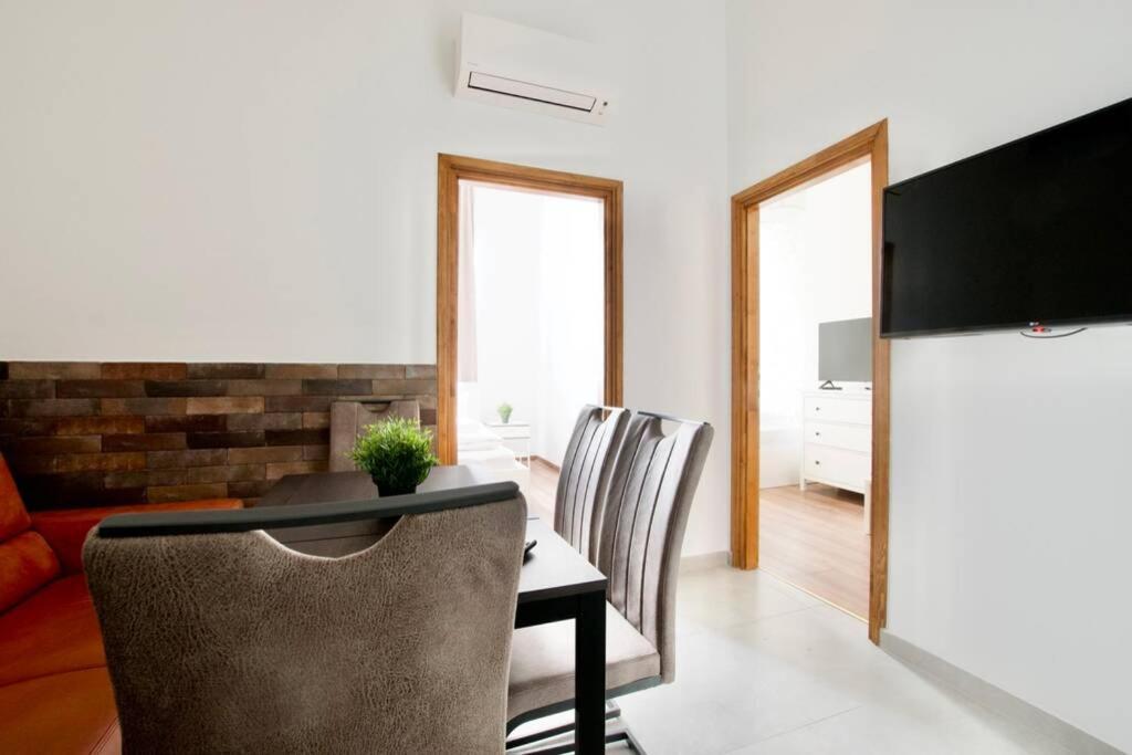 Premium Apartment By Hi5 - Central 3 Bedroom Budapešť Exteriér fotografie