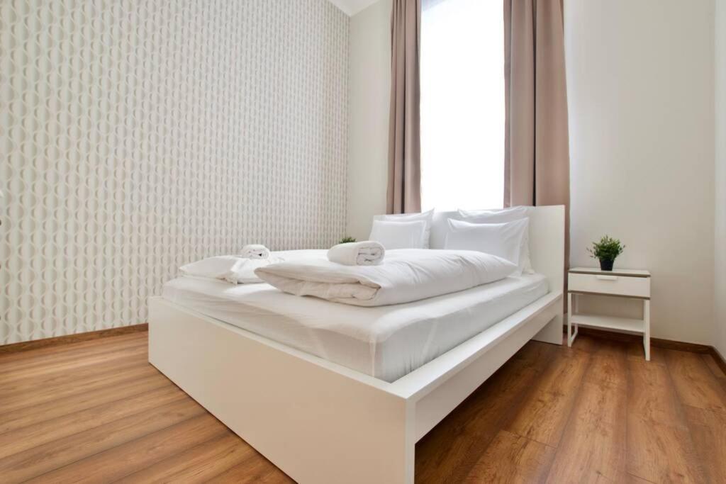 Premium Apartment By Hi5 - Central 3 Bedroom Budapešť Exteriér fotografie