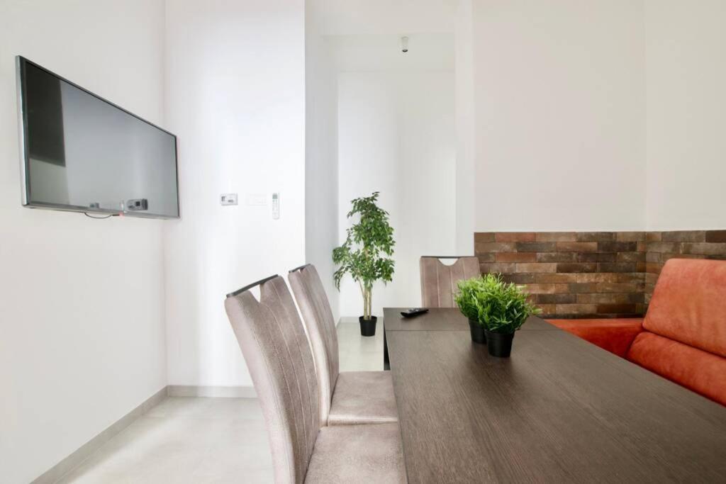 Premium Apartment By Hi5 - Central 3 Bedroom Budapešť Exteriér fotografie